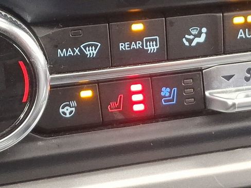 Used 2022 Ford Expedition Max XLT image 26