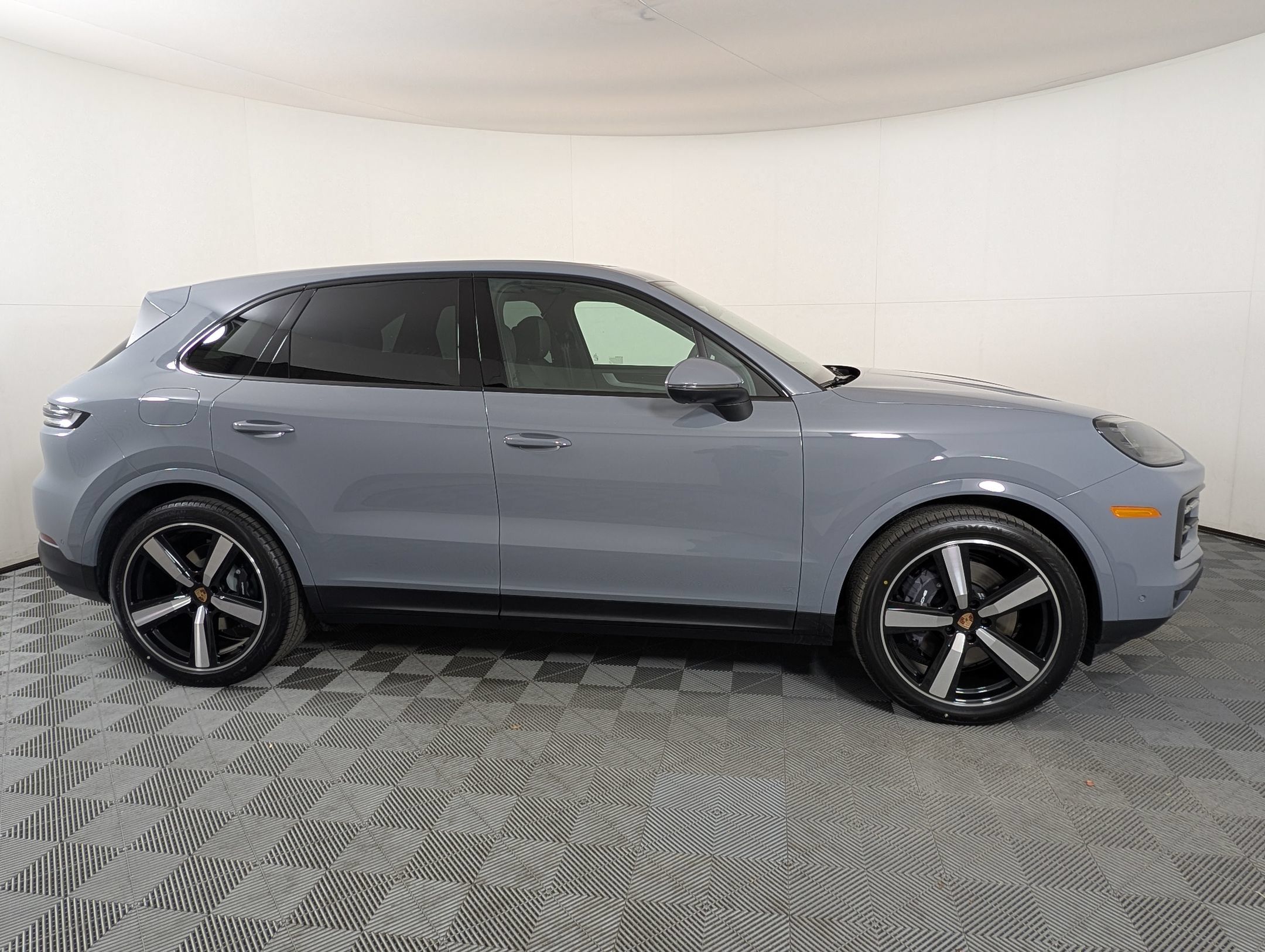 Certified 2026 Porsche Cayenne AWD/4WD image 9