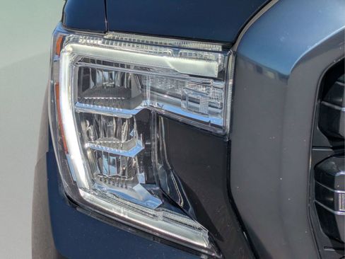 Used 2021 GMC Sierra 1500 AT4 w/ AT4 Value Package image 30