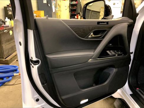 New 2026 Lexus LX 600 4WD w/ Luxury Package image 10