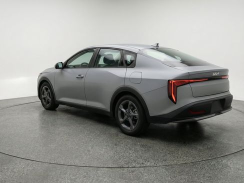 Used 2025 Kia K4 FWD image 6