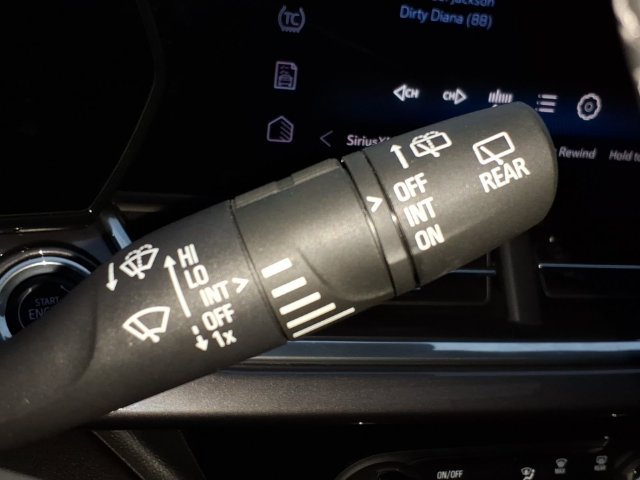 Used 2024 Chevrolet Trax ACTIV w/ Sunroof Package FWD image 29