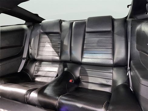 Used 2010 Ford Mustang Premium image 10