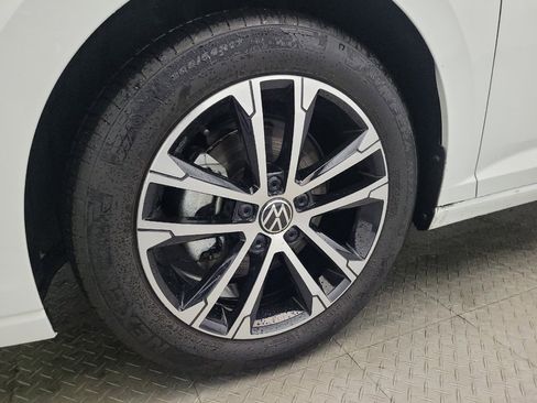 Used 2025 Volkswagen Jetta Sport FWD image 31