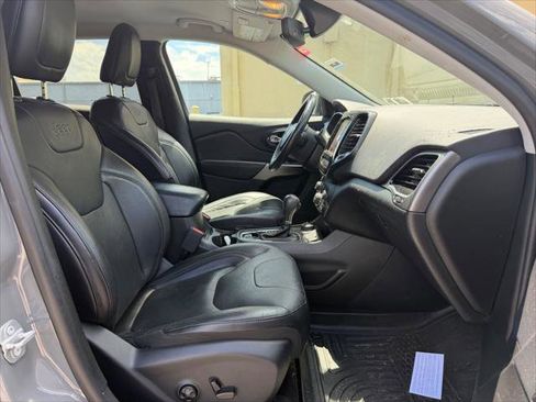 Used 2019 Jeep Cherokee Limited AWD/4WD image 13
