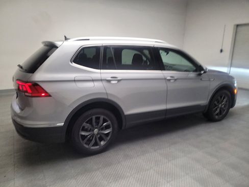 Used 2023 Volkswagen Tiguan SE FWD image 10