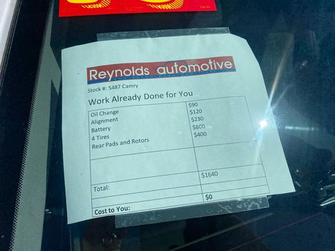 Used 2017 Toyota Camry SE FWD image 3