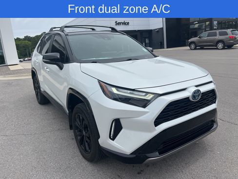 Used 2024 Toyota RAV4 XSE AWD/4WD image 3