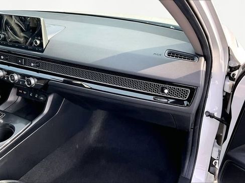 Used 2025 Honda Civic LX image 18