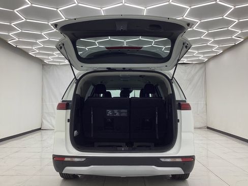 Used 2023 Kia Carnival LX image 42