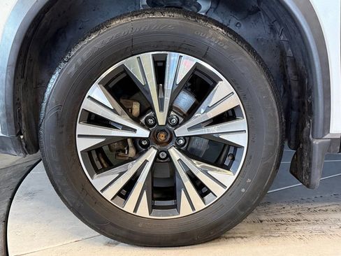 Used 2021 Nissan Rogue SV FWD image 24