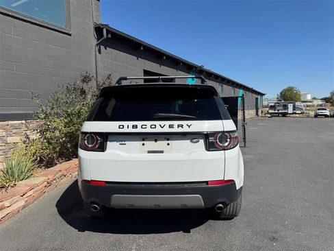 Used 2018 Land Rover Discovery Sport HSE image 4