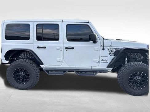 Used 2019 Jeep Wrangler Unlimited Sahara w/ LED Lighting Group image 10