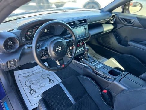 Used 2023 Toyota GR86 Premium w/ ALL Weather Mat Package (TMS) image 11