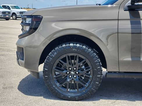 New 2027 Ford Expedition Max Platinum w/ Stealth Appearance Package AWD/4WD image 6