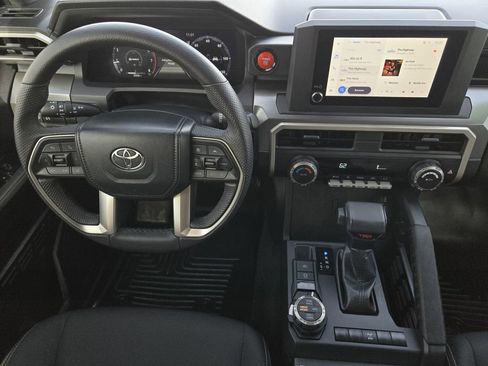 Used 2024 Toyota Tacoma TRD Off-Road image 28