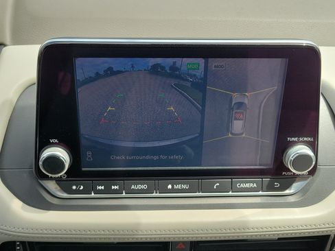 Certified 2021 Nissan Rogue SV FWD image 28