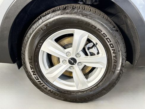 Used 2025 Kia Sorento LX image 37