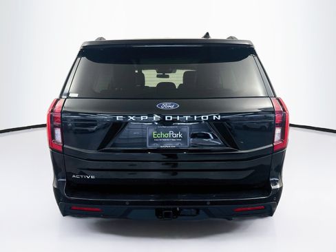 Used 2025 Ford Expedition Active AWD/4WD image 7