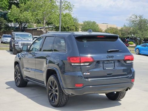 Used 2018 Jeep Grand Cherokee Altitude image 5
