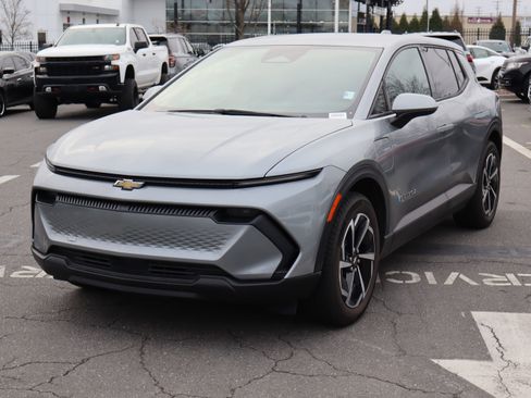 Used 2025 Chevrolet Equinox EV LT image 5
