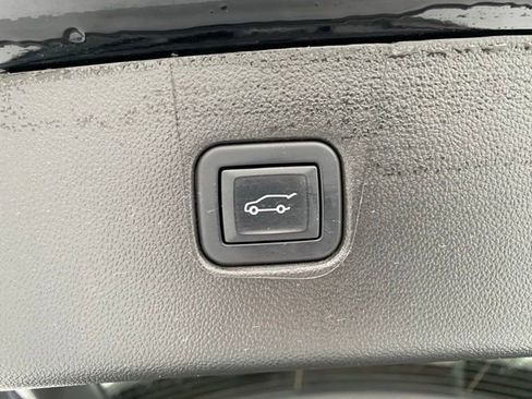 Used 2022 Chevrolet Blazer RS w/ Enhanced Convenience Package image 9