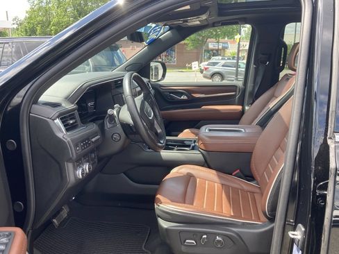 Used 2023 GMC Yukon Denali Ultimate image 9