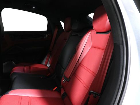Used 2026 Porsche Cayenne GTS AWD/4WD image 7