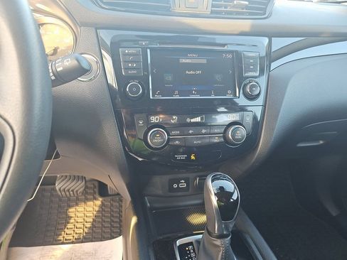 Certified 2020 Nissan Rogue Sport SV image 9