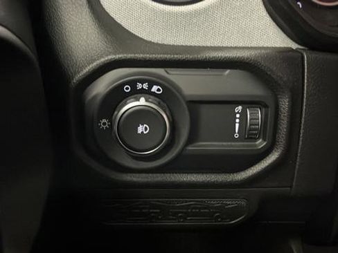 Used 2024 Jeep Wrangler Sport AWD/4WD image 31