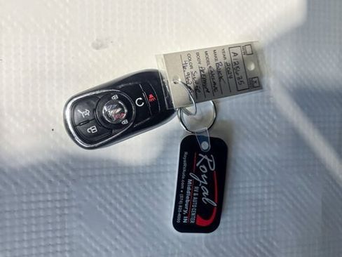 Used 2024 Buick Enclave Premium image 33