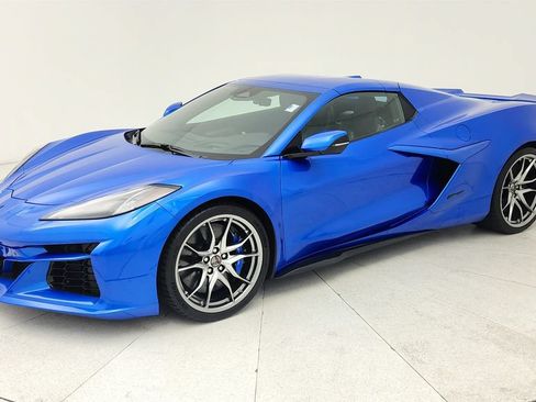 Used 2025 Chevrolet Corvette E-Ray AWD/4WD image 3