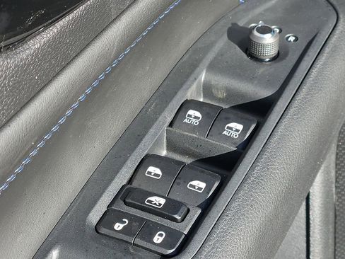 New 2026 Jeep Compass Latitude image 13