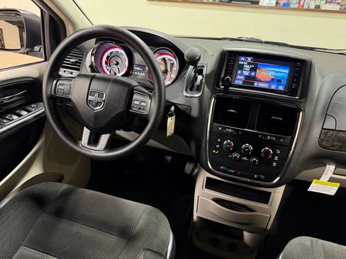 Used 2019 Dodge Grand Caravan SE image 59