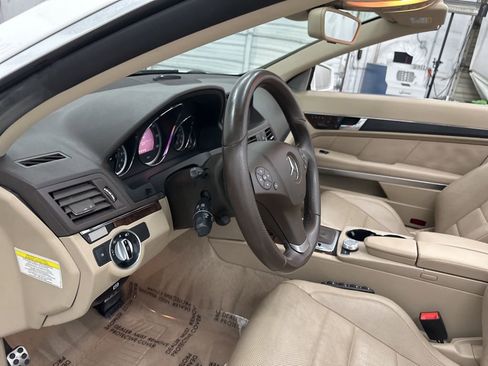 Used 2011 Mercedes-Benz E 550 Cabriolet image 11