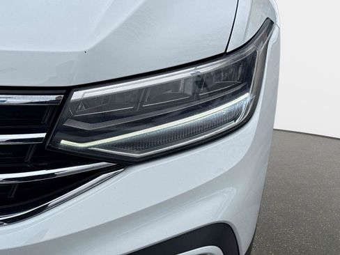 Used 2022 Volkswagen Tiguan SE image 10