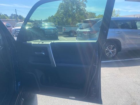 Used 2022 Toyota 4Runner SR5 image 35