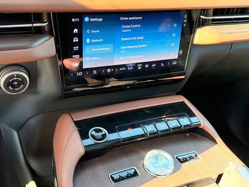 Used 2025 Lincoln Navigator L Reserve AWD/4WD image 21