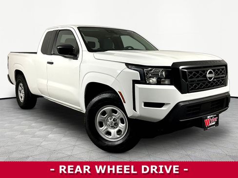 Certified 2022 Nissan Frontier S w/ Technology Package RWD image 3