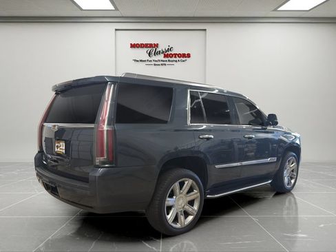 Used 2019 Cadillac Escalade Luxury AWD/4WD image 7