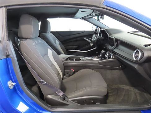 Used 2017 Chevrolet Camaro LT w/ Technology Package image 29