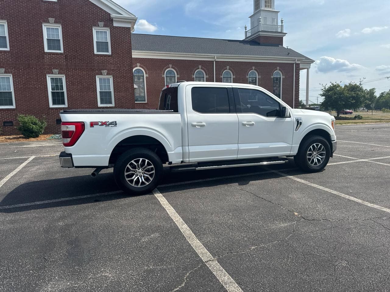 Used 2021 Ford F150 Lariat w/ Trailer Tow Package AWD/4WD image 4