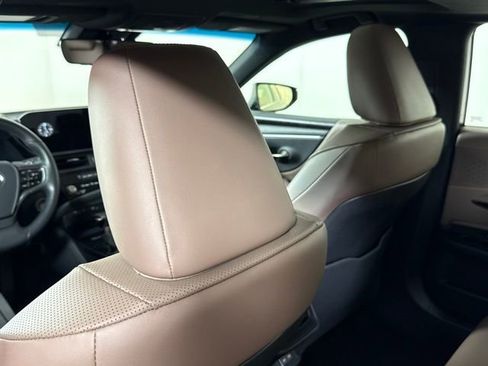 Used 2025 Lexus ES 350 w/ Premium Package image 23