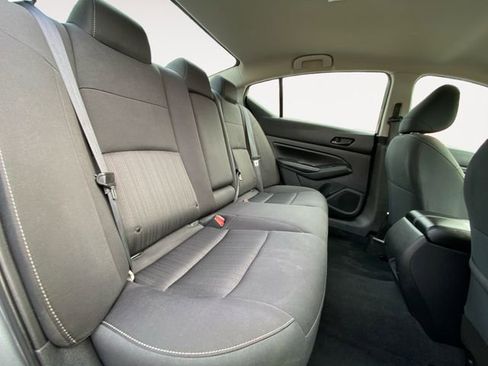 Used 2024 Nissan Altima 2.5 SV FWD image 14