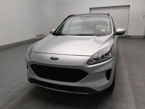 Used 2020 Ford Escape SE image 15