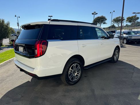Used 2025 Ford Expedition Active AWD/4WD image 7