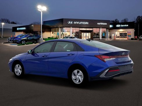 New 2026 Hyundai Elantra SE image 4