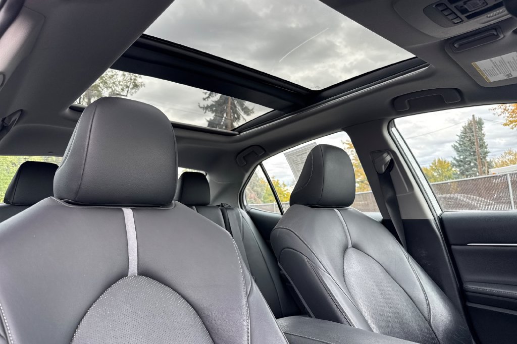 Used 2019 Toyota Camry XSE FWD image 21