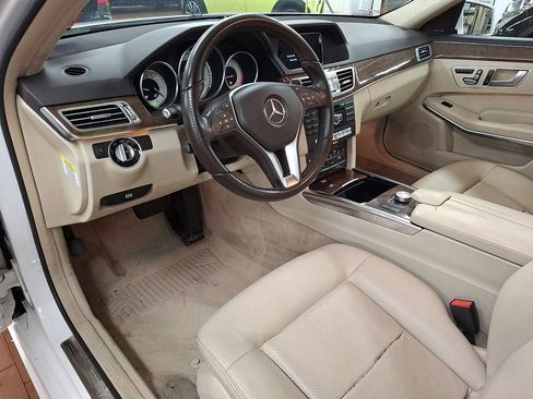 Used 2014 Mercedes-Benz E 350 4MATIC Sedan image 9
