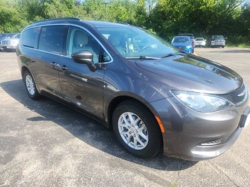 Used 2021 Chrysler Voyager Lxi FWD image 3